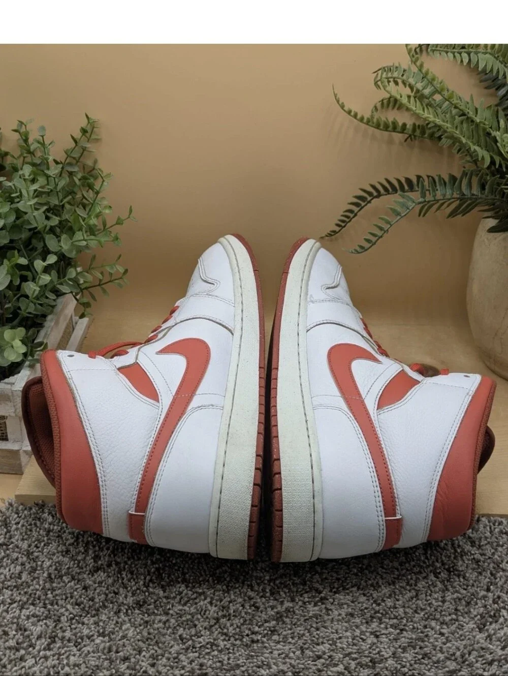 Jordan 1 SE Mid White Leather Mens Size 14 Basketball Shoes Casual Walking Sport